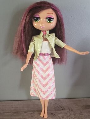 2001 Mattel Doll Nikki with Purple Hair and Pink Glitter Skirt